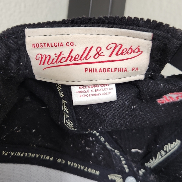 Mitchell & Ness Back to Back 91 92 NBA World Champions Corduroy Adjustable Hat - Picture 7 of 9